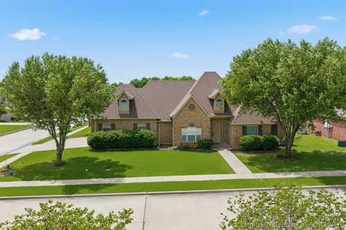 412 Wandering Way, Ardmore, OK, 73401-6535 | Card Image