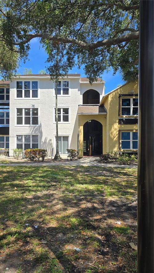 apt-15-2319 N Congress Ave, Boynton Beach, FL, 33426-8610 | Card Image
