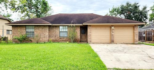 135 Basswood St, Lake Jackson, TX, 77566-5701 | Card Image