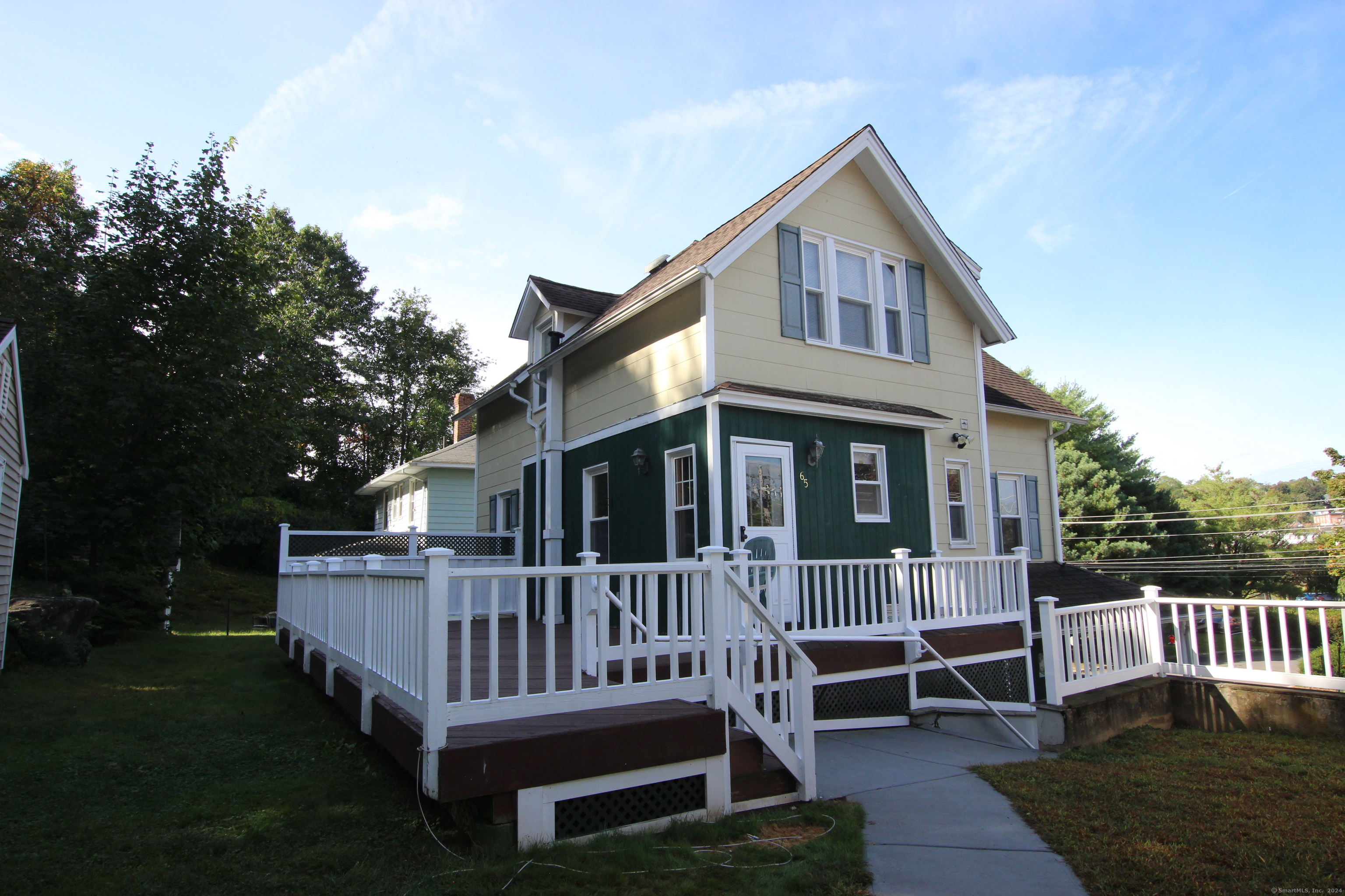 Westbury Park Rd, Watertown, CT 06795