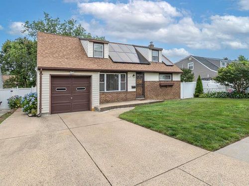 779 Summer Ave, Uniondale, NY, 11553-3334 | Card Image