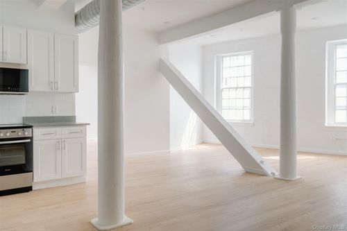 2c-155 River St, Troy, NY, 12180-4090 | Card Image