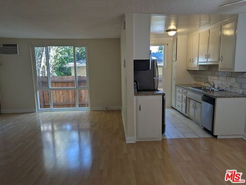 apt-3-633 N Sweetzer Ave, West Hollywood, CA, 90048-2121 | Card Image