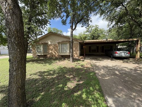 212 S Norma Dr, Lacy Lakeview, TX, 76705-1352 | Card Image