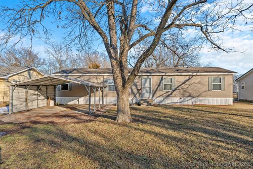 715 Shawnee St, S Coffeyville, OK, 74072 | Card Image