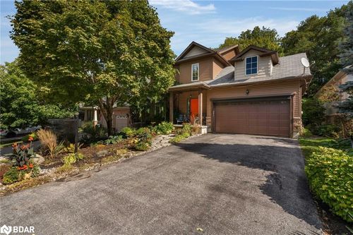 11 Oakmont Ave, Oro Medonte, ON, L0L2L0 | Card Image