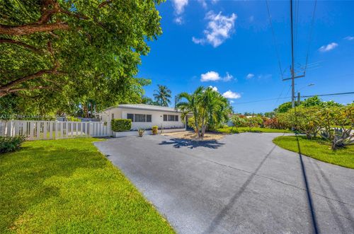 1320 Ne 27th Ave, Pompano Beach, FL, 33062-3810 | Card Image
