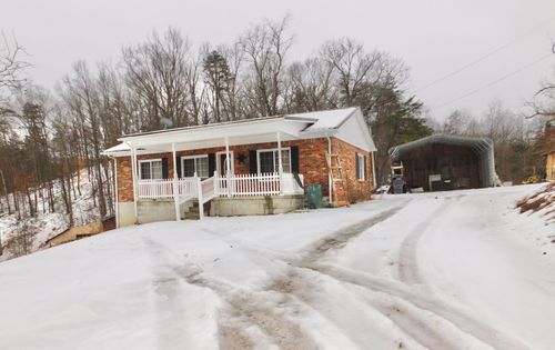 390 Churchhouse Hl, Irvine, KY, 40336-7818 | Card Image