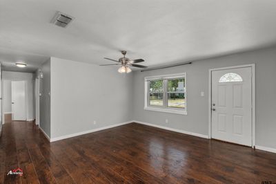 321 Milton St, House other with 3 bedrooms, 2 bathrooms and null parking in Jacksonville TX | Image 3