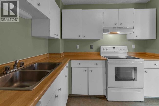 116 Silver Crest Dr Nw, Townhouse with 3 bedrooms, 2 bathrooms and 1 parking in Calgary AB | Image 6