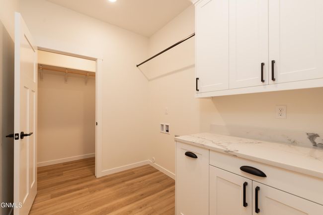5631 Davies Dr, Townhouse with 3 bedrooms, 2 bathrooms and null parking in Bismarck ND | Image 5