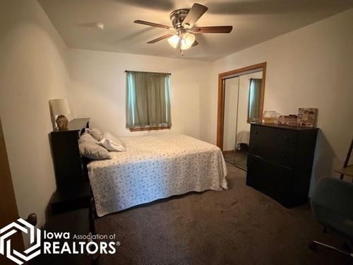 765 W 5th St, Garner, IA, 50438-1413 | Card Image