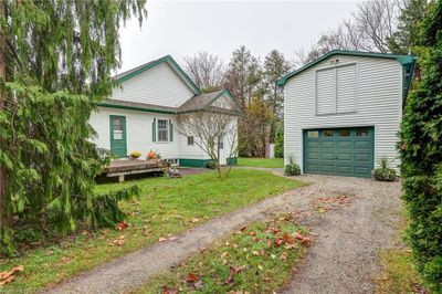 1 Howard St W, House other with 2 bedrooms, 1 bathrooms and 5 parking in Bayfield ON | Image 1