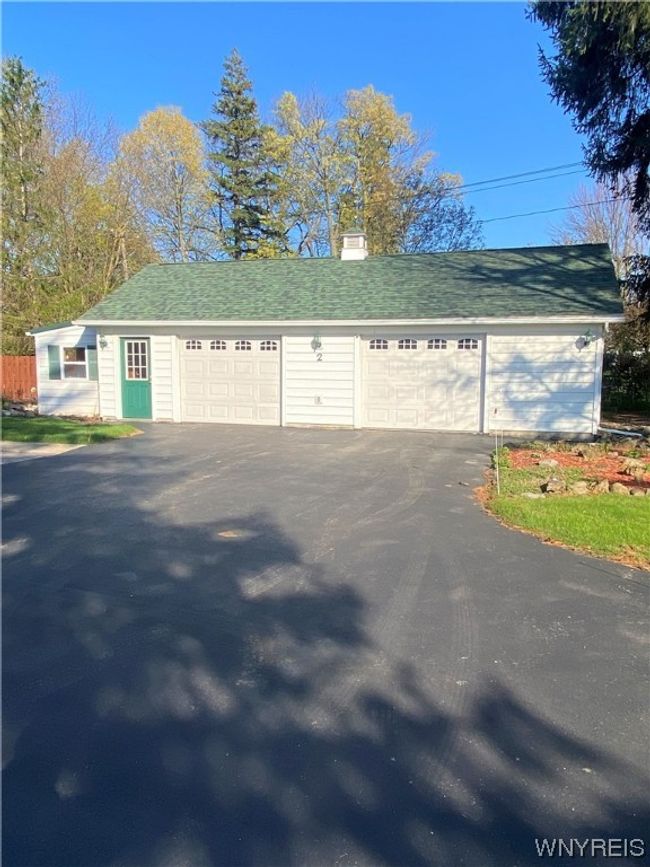 2 Redfield Parkway, Sold in BataviaCity Zoocasa