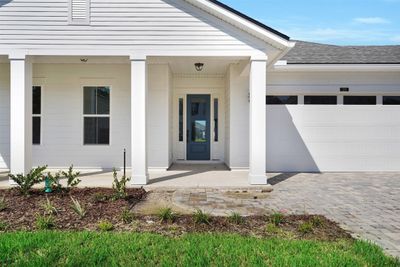 323 Sawgrass Drive, Home with 4 bedrooms, 3 bathrooms and null parking in Yulee FL | Image 2