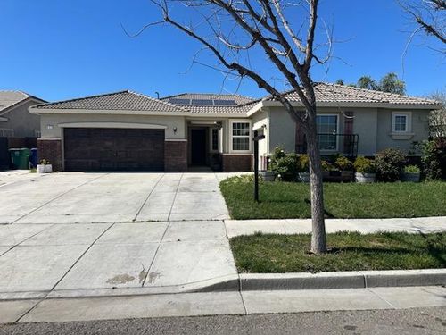 423 Pisa St, Los Banos, CA, 93635-6441 | Card Image