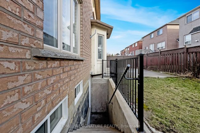 50 Marbleseed Cres, House other with 6 bedrooms, 4 bathrooms and 4 parking in Brampton ON | Image 33