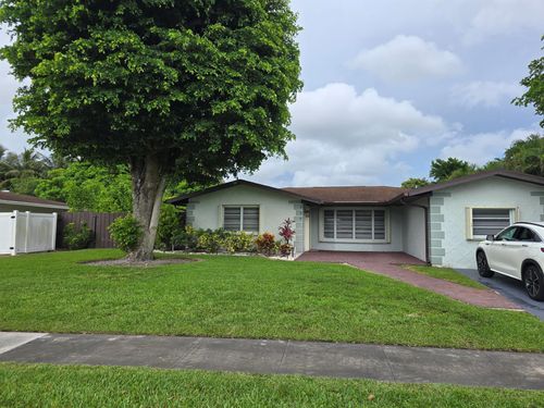 939 Hibiscus Dr, Royal Palm Beach, FL, 33411-3477 | Card Image