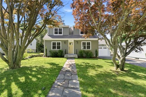 172 Bay View Ave, Bristol, RI, 02809-3804 | Card Image