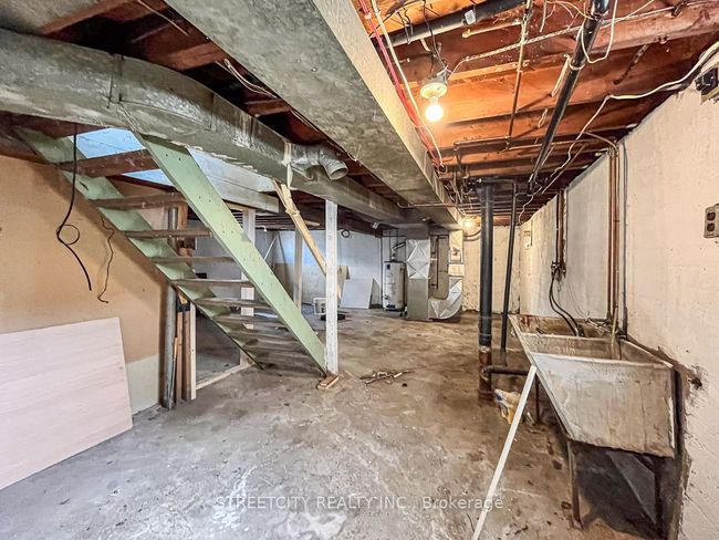 116 Sterling St, House other with 3 bedrooms, 1 bathrooms and 2 parking in London ON | Image 33