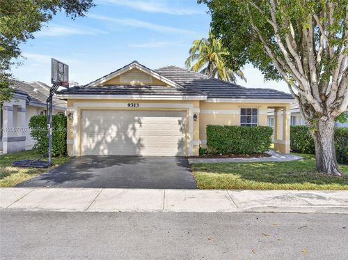 9313 Arborwood Cir, Davie, FL, 33328-6798 | Card Image
