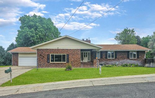 918 E 27th Ave, Torrington, WY, 82240-2203 | Card Image