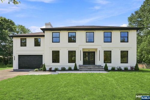 41 Pino Ct, Clifton, NJ, 07013-3813 | Card Image