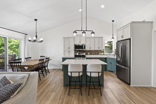515 10th Ave Ne, Lonsdale, MN, 55046-3453 | Card Image