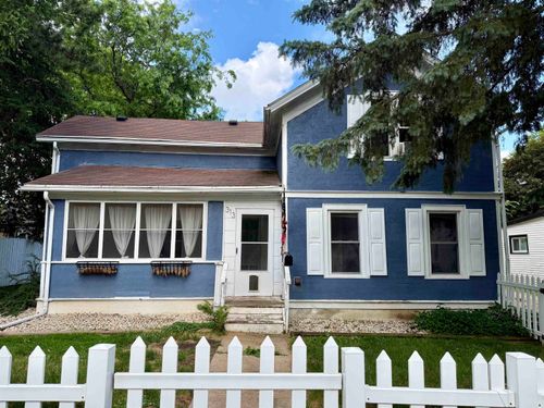 313 Pleasant Street, Clinton, WI, 53525 | Card Image
