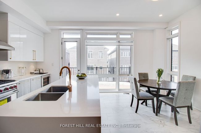 38 Chiara Rose Lane, House attached with 4 bedrooms, 5 bathrooms and 1 parking in Richmond Hill ON | Image 7
