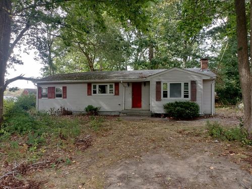 9 Valley St, Assonet, MA, 02702-1379 | Card Image