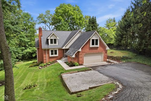 635 Mulberry St, Zionsville, IN, 46077-1119 | Card Image