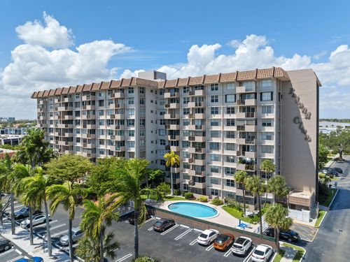 rp301-777 S Federal Hwy, Pompano Beach, FL, 33062-5968 | Card Image