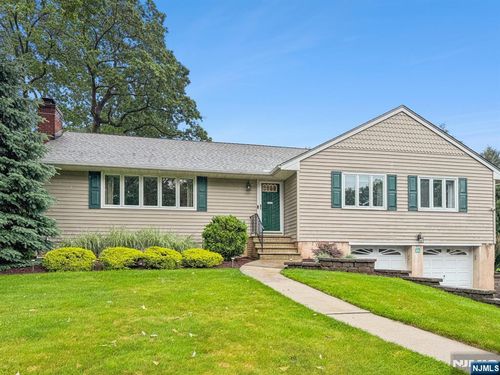 64 Evergreen Dr, North Caldwell, NJ, 07006-4622 | Card Image