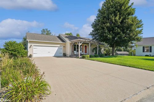 1015 S Shamrock Cir, Mount Pleasant, IA, 52641-2679 | Card Image