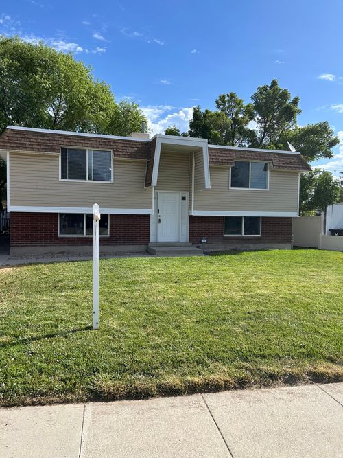 3226 W Meadow Wood Way, Taylorsville, UT, 84129-2815 | Card Image
