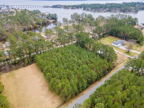 9219 Hart Dr, Oriental, NC, 28571-9359 | Card Image