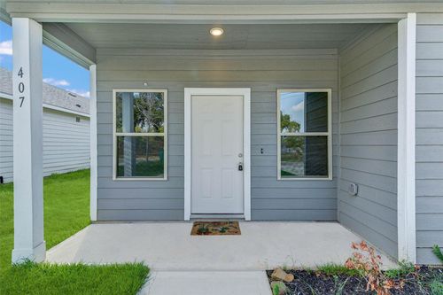 407 E Avenue G, Conroe, TX, 77301-3733 | Card Image