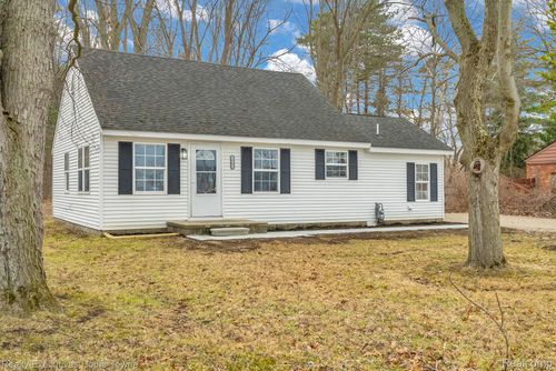 3981 Pine Grove Ave, Fort Gratiot, MI, 48059-4219 | Card Image