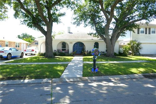 3349 Antoine Wattigny Blvd, Kenner, LA, 70065-2968 | Card Image