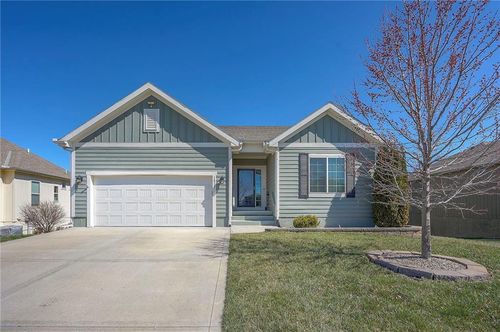 1817 Prairie Grass Dr, Raymore, MO, 64083-8356 | Card Image