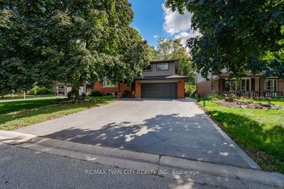 536 Twin Oaks Cres, House other with 3 bedrooms, 2 bathrooms and 8 parking in Waterloo ON | Image 2