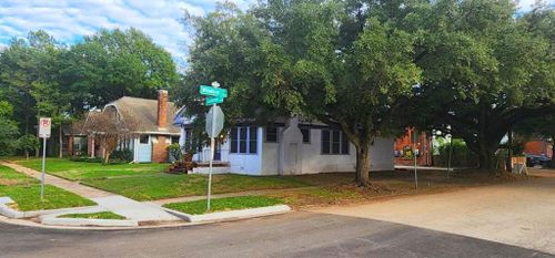 1621 California St, Houston, TX, 77006-2606 | Card Image