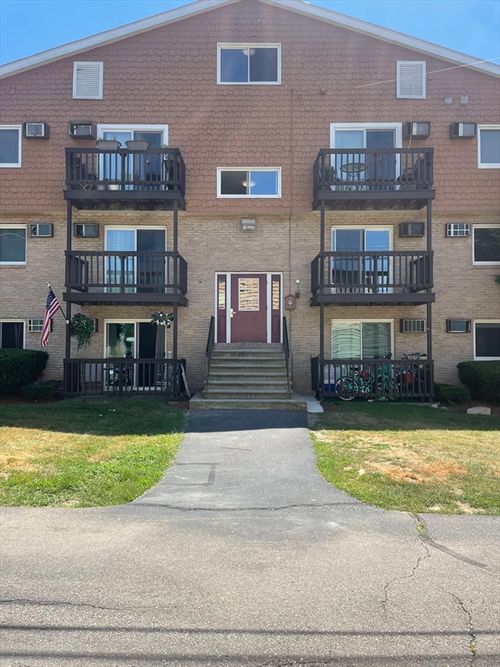 apt-18-310 Brook Village Rd, Nashua, NH, 03062-2786 | Card Image