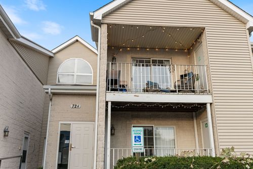 205-724 N Gary Ave, Carol Stream, IL, 60188-1840 | Card Image