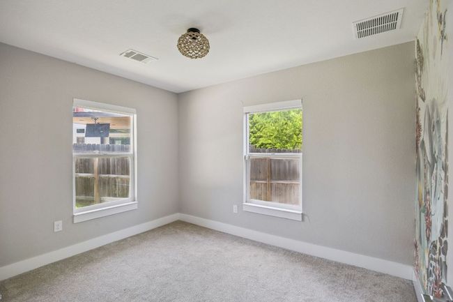 Empty room with carpet floors and baseboards | Image 27