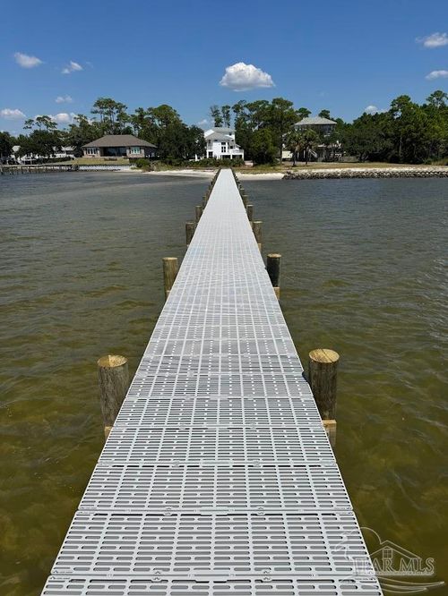 520 Parish Blvd, Mary Esther, FL, 32569-1478 | Card Image