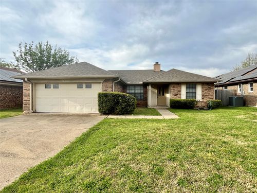 216 Freedom Ln, Arlington, TX, 76002-2707 | Card Image