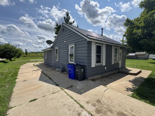 2629 24th Ave, Cedar Rapids, IA, 52403-4726 | Card Image