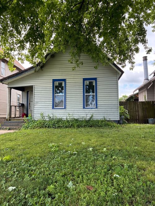 521 3rd Avenue S, Clinton, IA, 52732 | Card Image